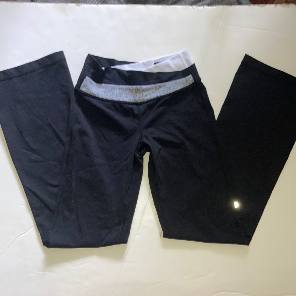 Lululemon Groove Pant bootcut flare yoga Black white houndstooth sz 4